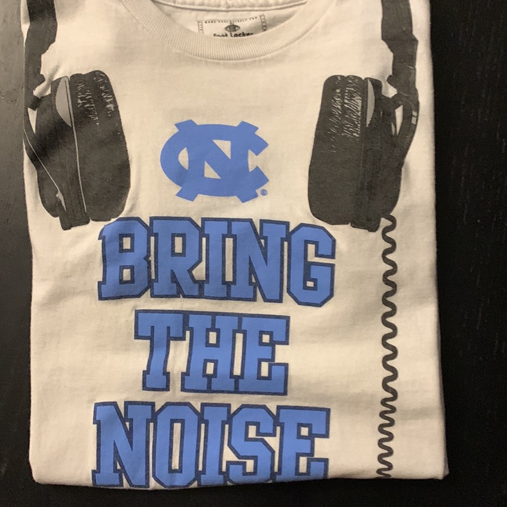 Footlocker UNC t shirt size s